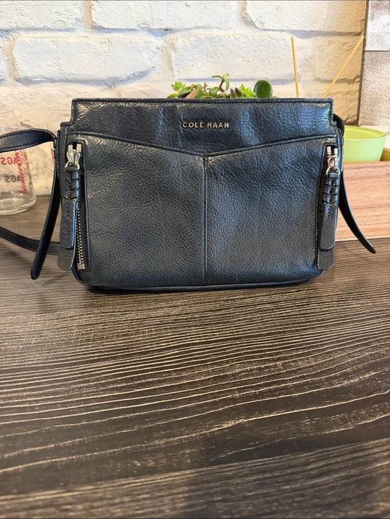 Cole Haan Handbags - Cole Haan Black felicity Pebbled Leather bag with Front Zips